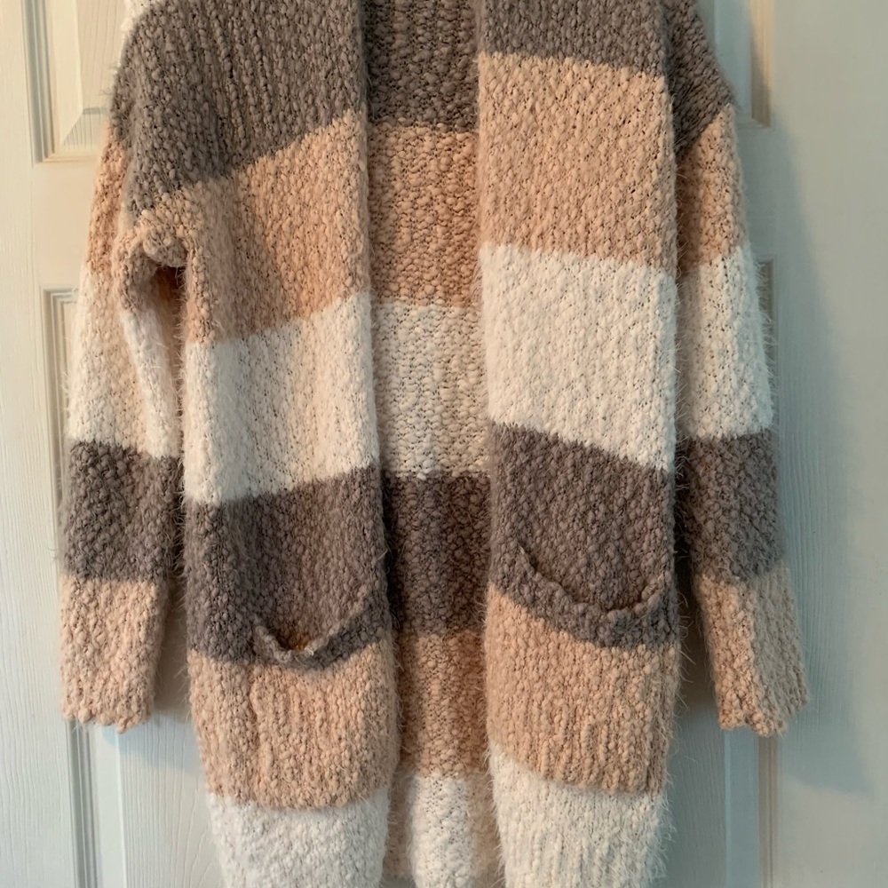 Cardigan sweater